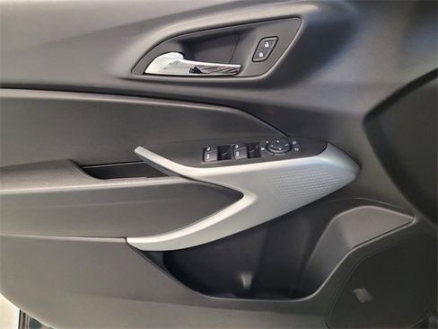 New 2026 Chevrolet Trax RS w/ Sunroof Package image 24