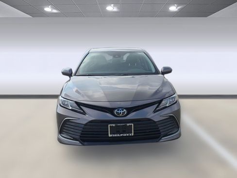 Used 2024 Toyota Camry LE image 5