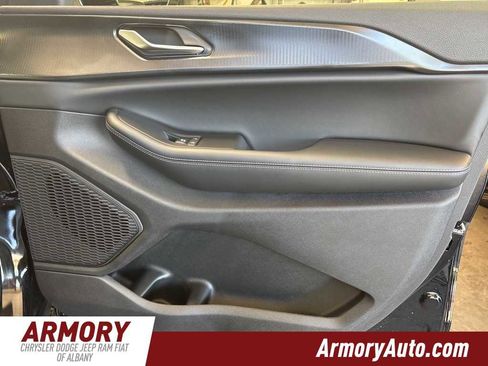 New 2025 Jeep Grand Cherokee L Altitude image 38