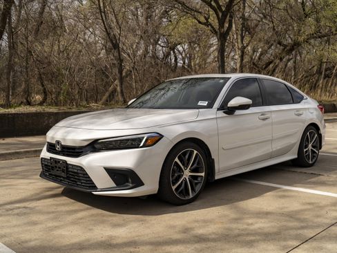 Used 2023 Honda Civic Touring image 5