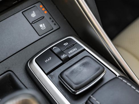 Used 2019 Lexus IS 350 image 25