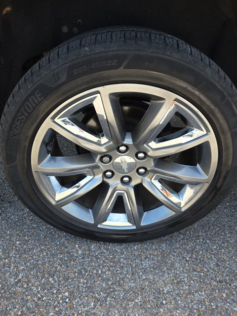 Used 2019 Chevrolet Suburban Premier RWD image 12