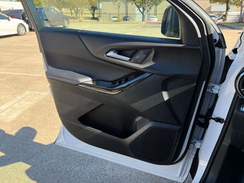 Used 2025 Chevrolet Equinox LT image 20