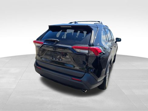 Used 2020 Toyota RAV4 XLE AWD/4WD image 13