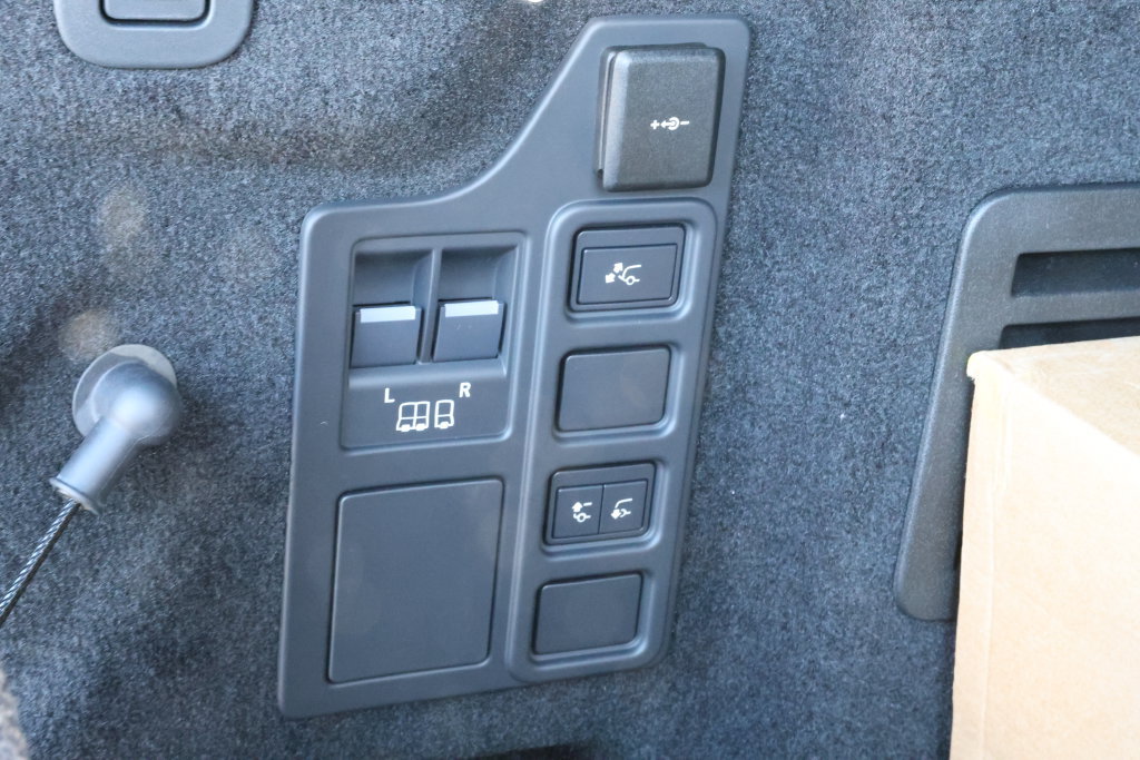New 2026 Land Rover Discovery Dynamic SE AWD/4WD image 9