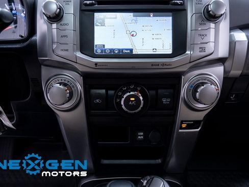 Used 2018 Toyota 4Runner SR5 Premium image 14