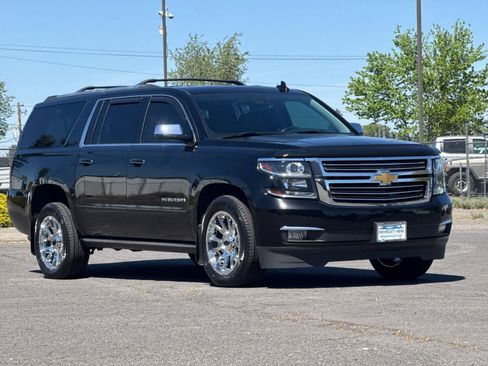 Used 2020 Chevrolet Suburban Premier w/ Premier Plus Edition AWD/4WD image 9
