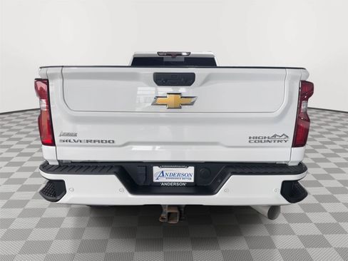 Used 2022 Chevrolet Silverado 2500 High Country w/ Z71 Off-Road Package AWD/4WD image 8