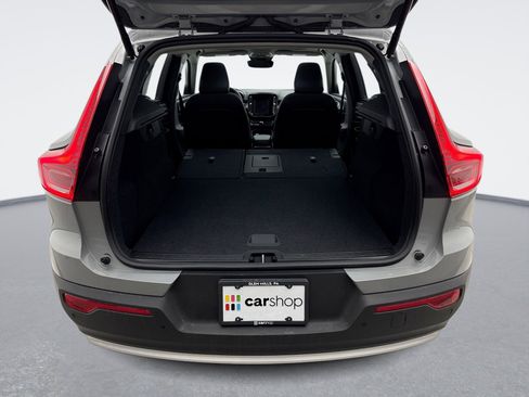 Used 2025 Volvo XC40 B5 Core image 22