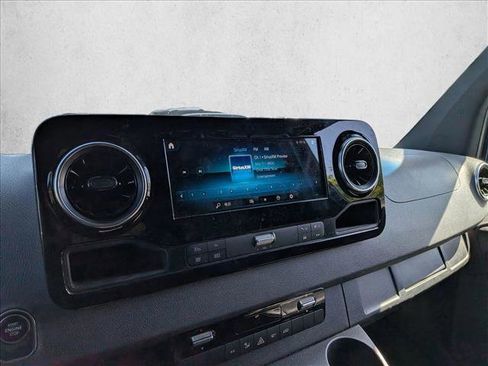 Used 2021 Mercedes-Benz Sprinter 1500 image 12