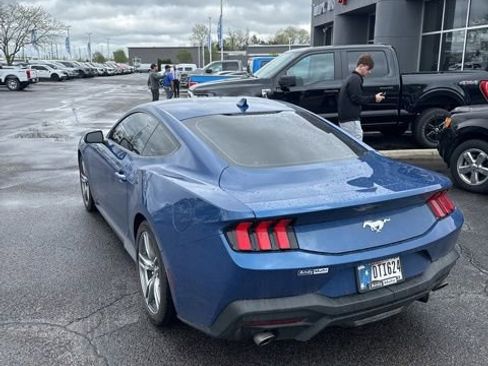 Used 2024 Ford Mustang Coupe image 4
