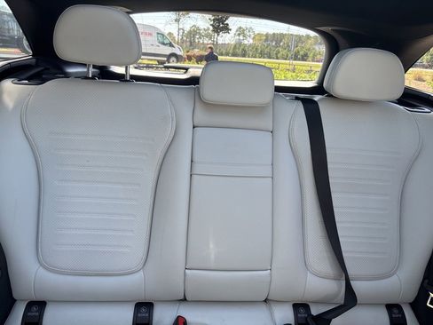 Used 2024 Mercedes-Benz GLC 300 4MATIC image 25