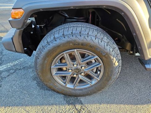 Used 2024 Jeep Wrangler Sport S image 24