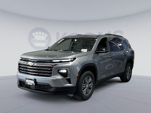 New 2026 Chevrolet Traverse LT w/ Driver Confidence Package FWD image 1