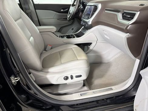 Used 2022 GMC Acadia SLT w/ Technology Package FWD image 15