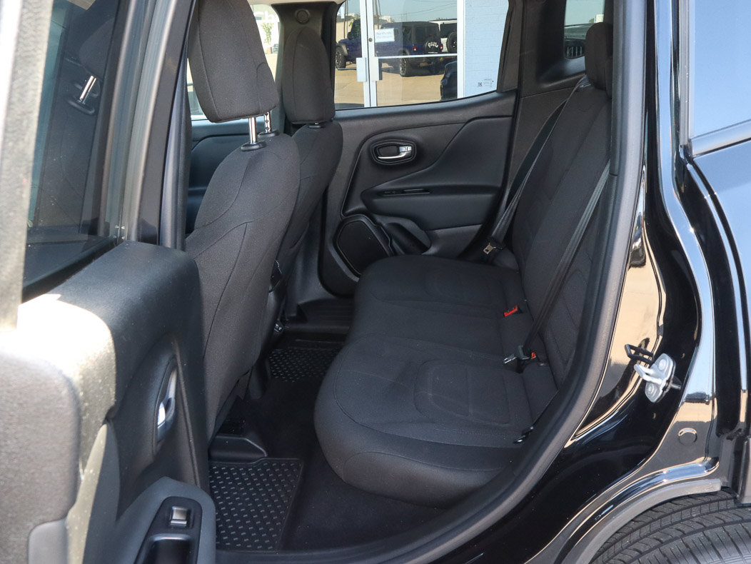 Used 2022 Jeep Renegade Latitude AWD/4WD image 8