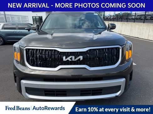 Used 2024 Kia Telluride EX FWD image 2
