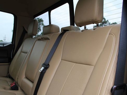 Used 2021 Ford F250 Lariat w/ Lariat Ultimate Package AWD/4WD image 22