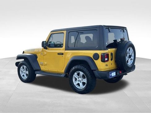 Used 2018 Jeep Wrangler Sport AWD/4WD image 3
