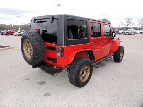 Used 2016 Jeep Wrangler Unlimited Rubicon image 5