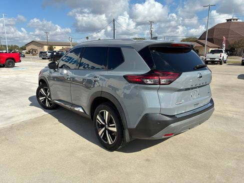 Used 2021 Nissan Rogue SL w/ Premium Package FWD image 5