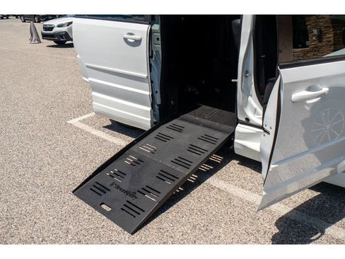 Used 2015 Dodge Grand Caravan R/T w/ Safety Sphere Group FWD image 22