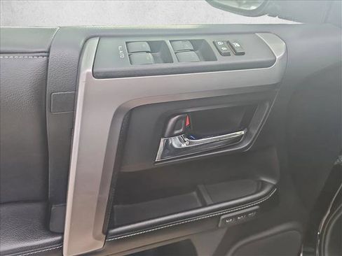 Used 2016 Toyota 4Runner Limited image 11