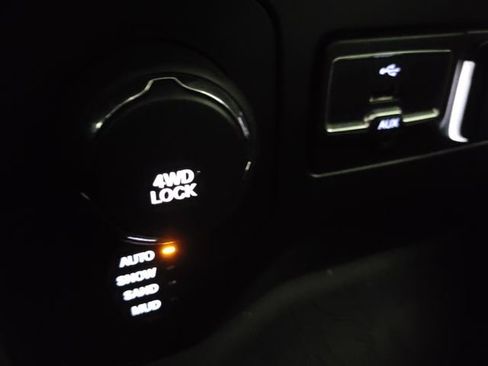 Used 2016 Jeep Renegade Sport w/ Sound Group image 22