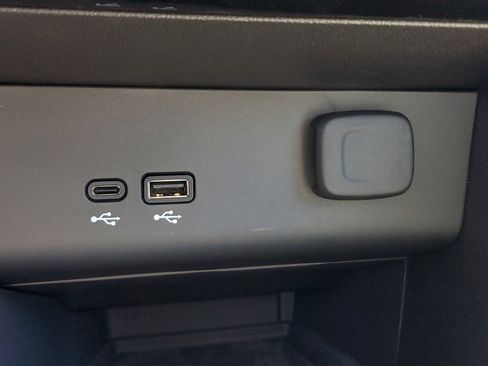 Used 2025 Buick Encore GX Sport Touring w/ Advanced Technology Package image 28