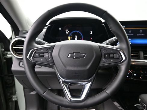 Used 2025 Chevrolet Trax ACTIV w/ Sunroof Package image 15