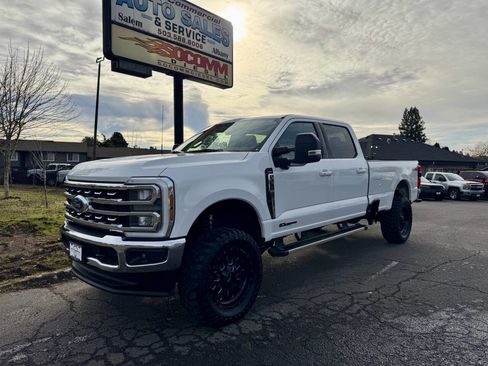 Used 2024 Ford F350 Lariat image 1