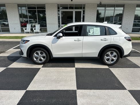 Used 2024 Honda HR-V LX image 1