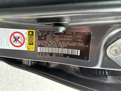 Used 2018 Toyota Highlander Limited Platinum image 32