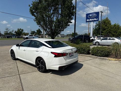 Used 2024 Nissan Altima 2.5 SR w/ SR Premium Package FWD image 5