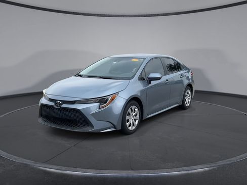 Certified 2022 Toyota Corolla LE FWD image 4