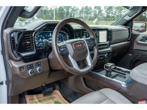 Used 2023 GMC Sierra 1500 SLT image 10