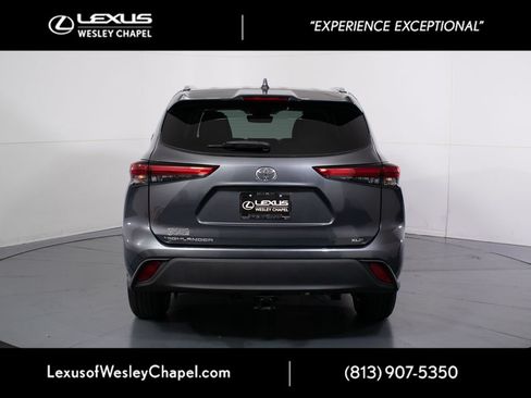 Used 2020 Toyota Highlander XLE FWD image 7