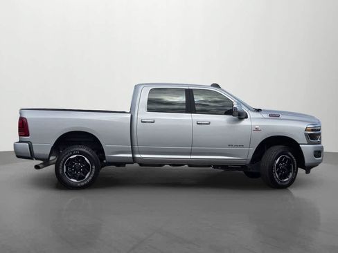 Used 2026 RAM 2500 Laramie AWD/4WD image 7