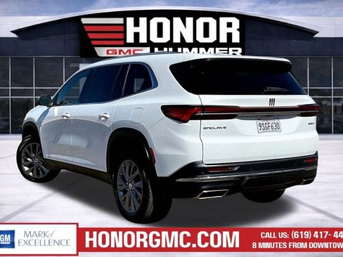 Used 2025 Buick Enclave Preferred image 4