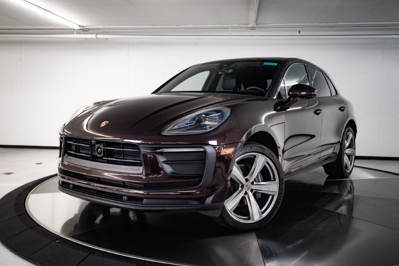 Certified 2026 Porsche Macan AWD/4WD image 1
