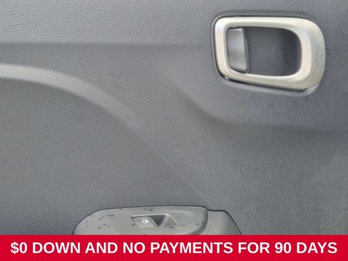 Used 2025 Hyundai Venue SEL FWD image 27