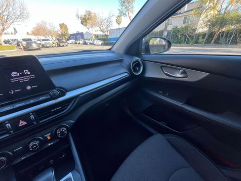 Used 2023 Kia Forte LXS image 33