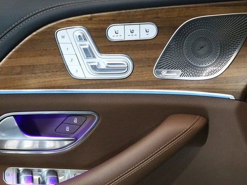 Used 2024 Mercedes-Benz GLS 450 4MATIC w/ AMG Line Exterior image 3