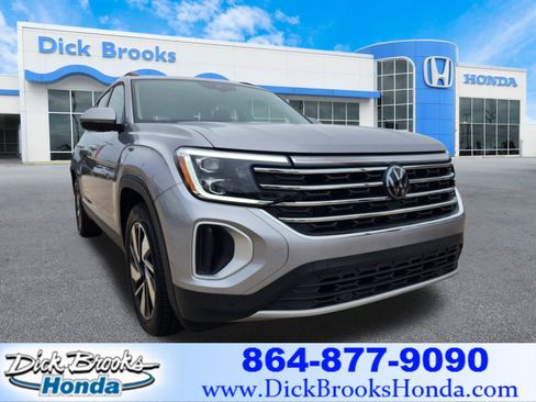 Used 2024 Volkswagen Atlas SE image 1