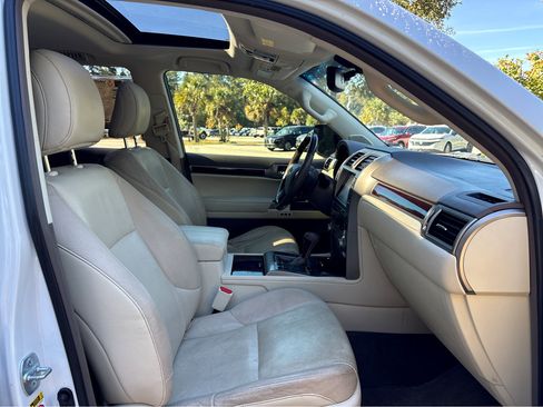 Used 2017 Lexus GX 460 image 15