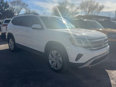 Used 2023 Volkswagen Atlas SE w/ Panoramic Sunroof Package image 4