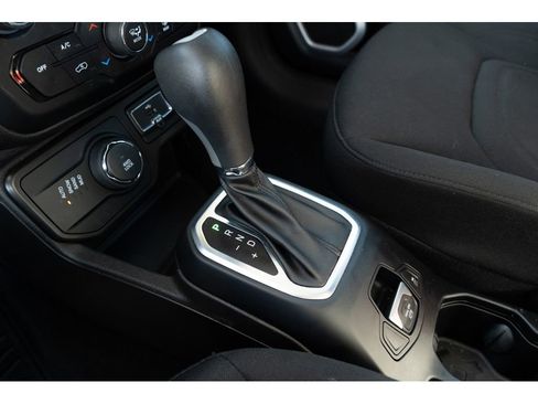 Used 2021 Jeep Renegade Latitude w/ Convenience Group image 23