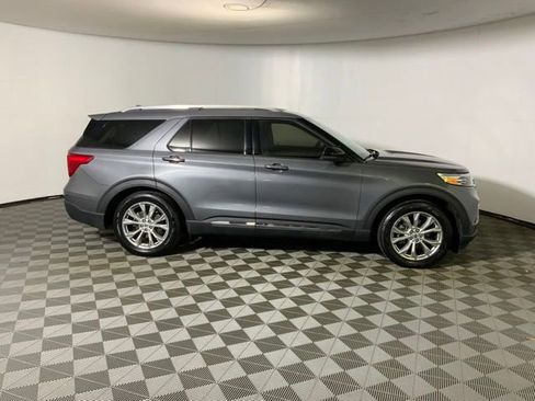 Used 2021 Ford Explorer Limited w/ Equipment Group 301A RWD image 5