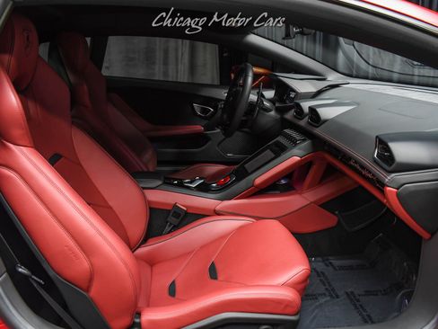 Used 2020 Lamborghini Huracan EVO image 21