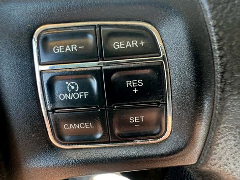 Used 2013 RAM 1500 Classic SLT image 19